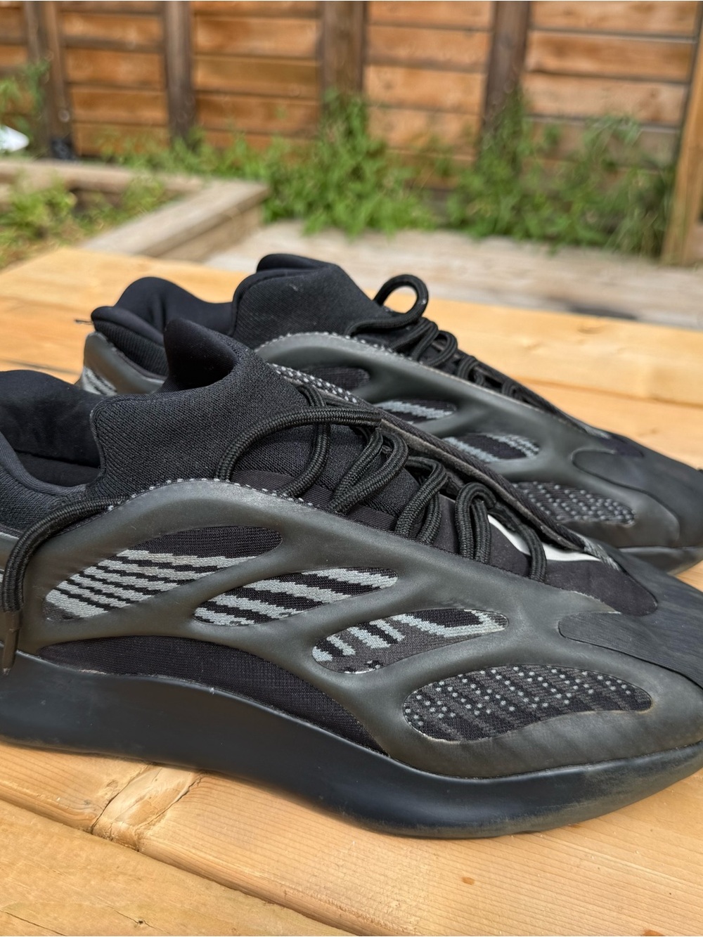 Yeezy 700 V3 Men's Black and Gray Low-Top Sneakers